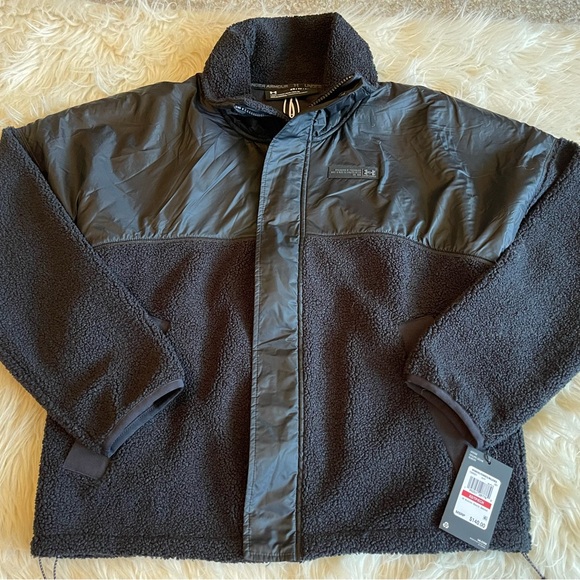 Women’s Under Armor Jacket Size XS! - Picture 1 of 4